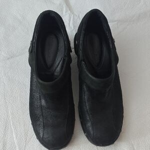 Merrell Black Luxe Clog Size 9